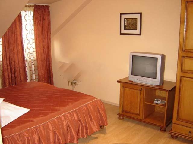 Hotel Cosmos Câmpulung Moldovenesc 部屋 写真